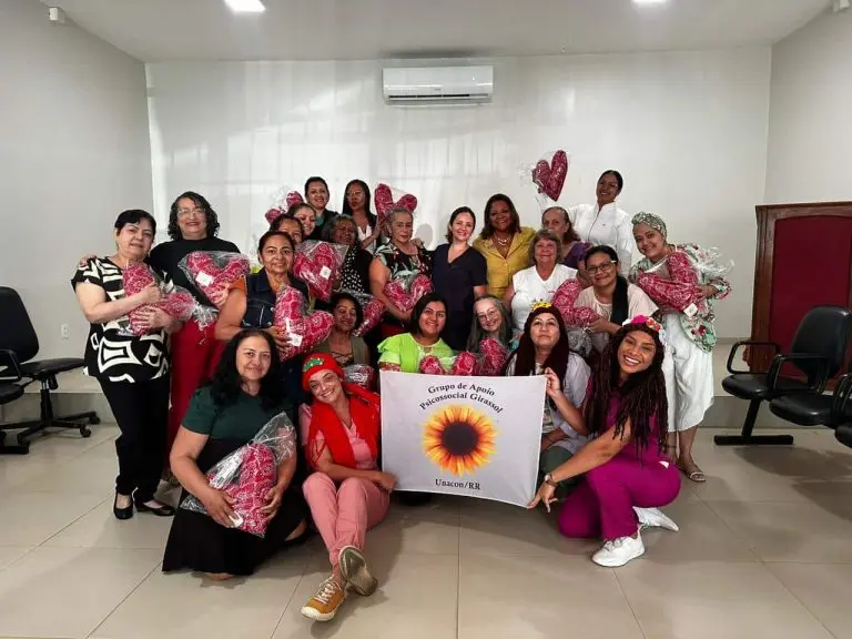 Pacientes oncologicas recebem a ONG Fios Encantados Ascom Sesau 5