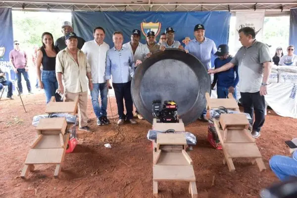 Entrega de casas de farinha 2