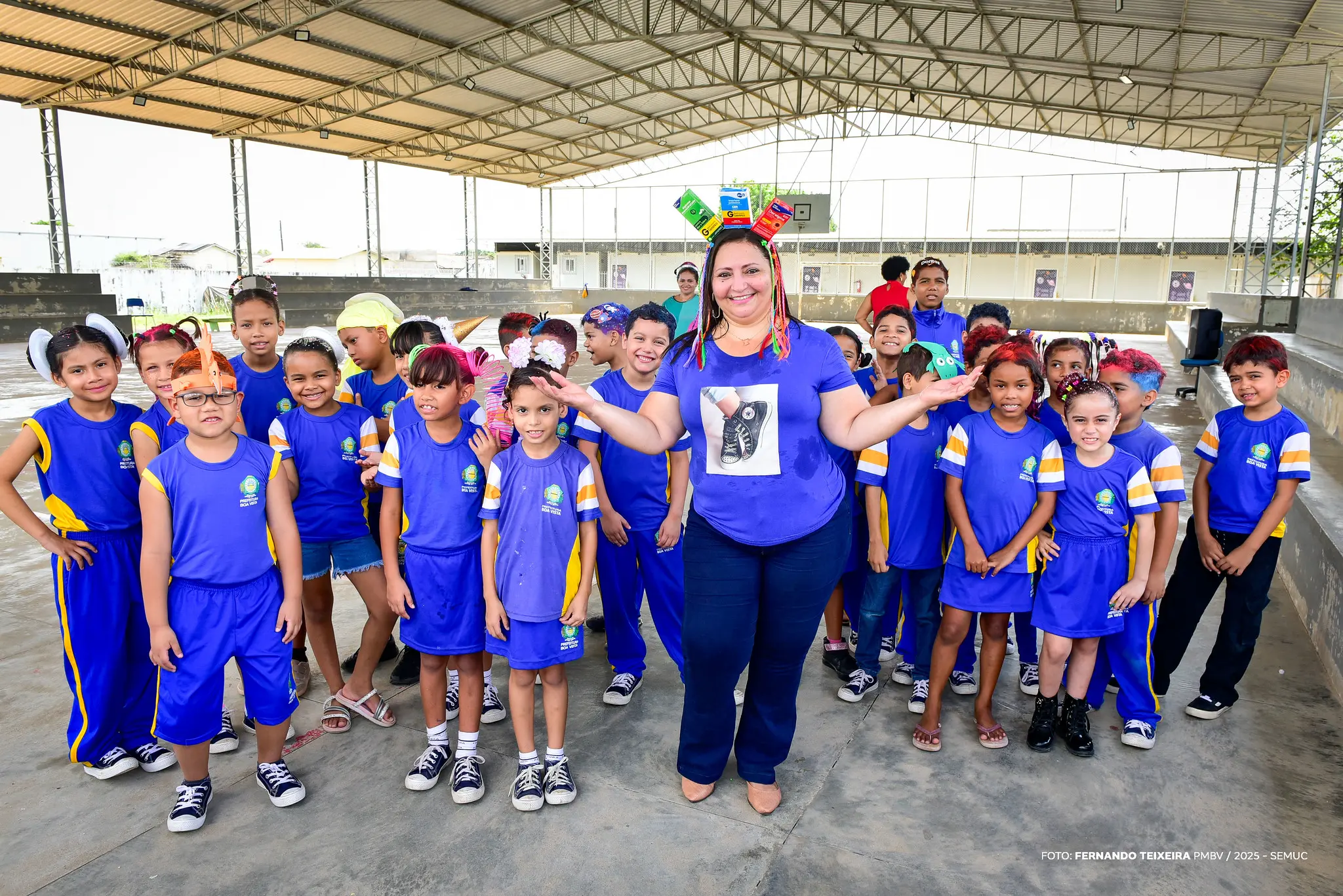 1760010148 857 Dia do Cabelo Maluco anima alunos com penteados criativos