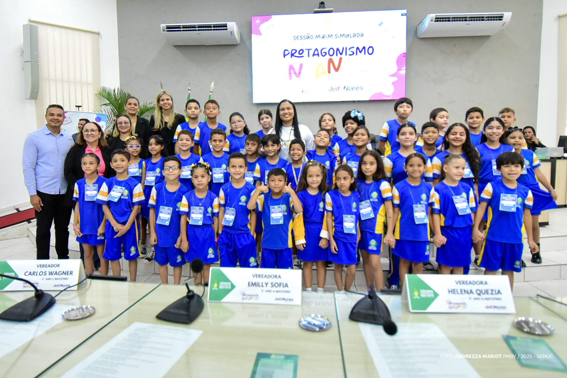 1761692797 208 Estudantes vivem experiencia de minivereadores na Camara Municipal