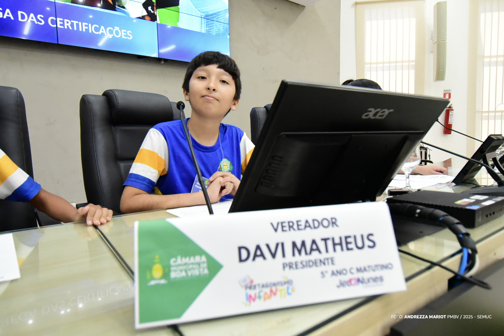 1761692797 540 Estudantes vivem experiencia de minivereadores na Camara Municipal