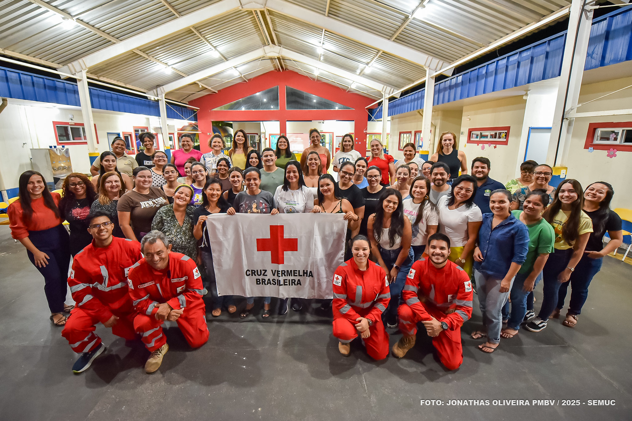 1761944171 200 Servidores da Escola Airton Dias recebem treinamento em primeiros socorros