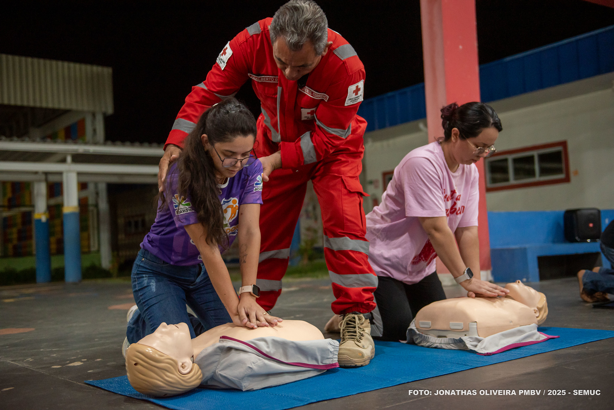 1761944171 681 Servidores da Escola Airton Dias recebem treinamento em primeiros socorros