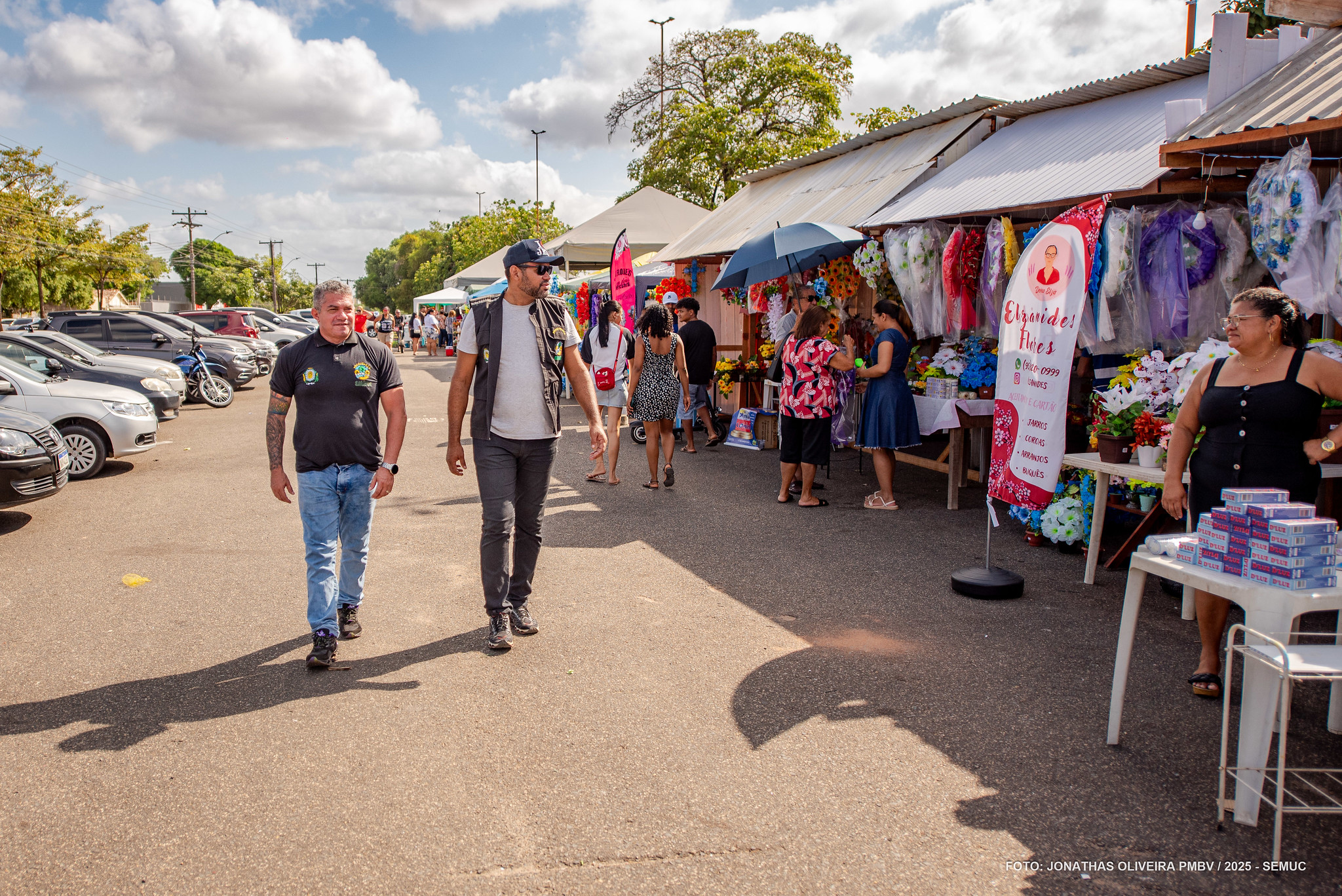 1762107358 649 Dia de Finados centenas visitam cemiterio Nossa Senhora da Conceicao
