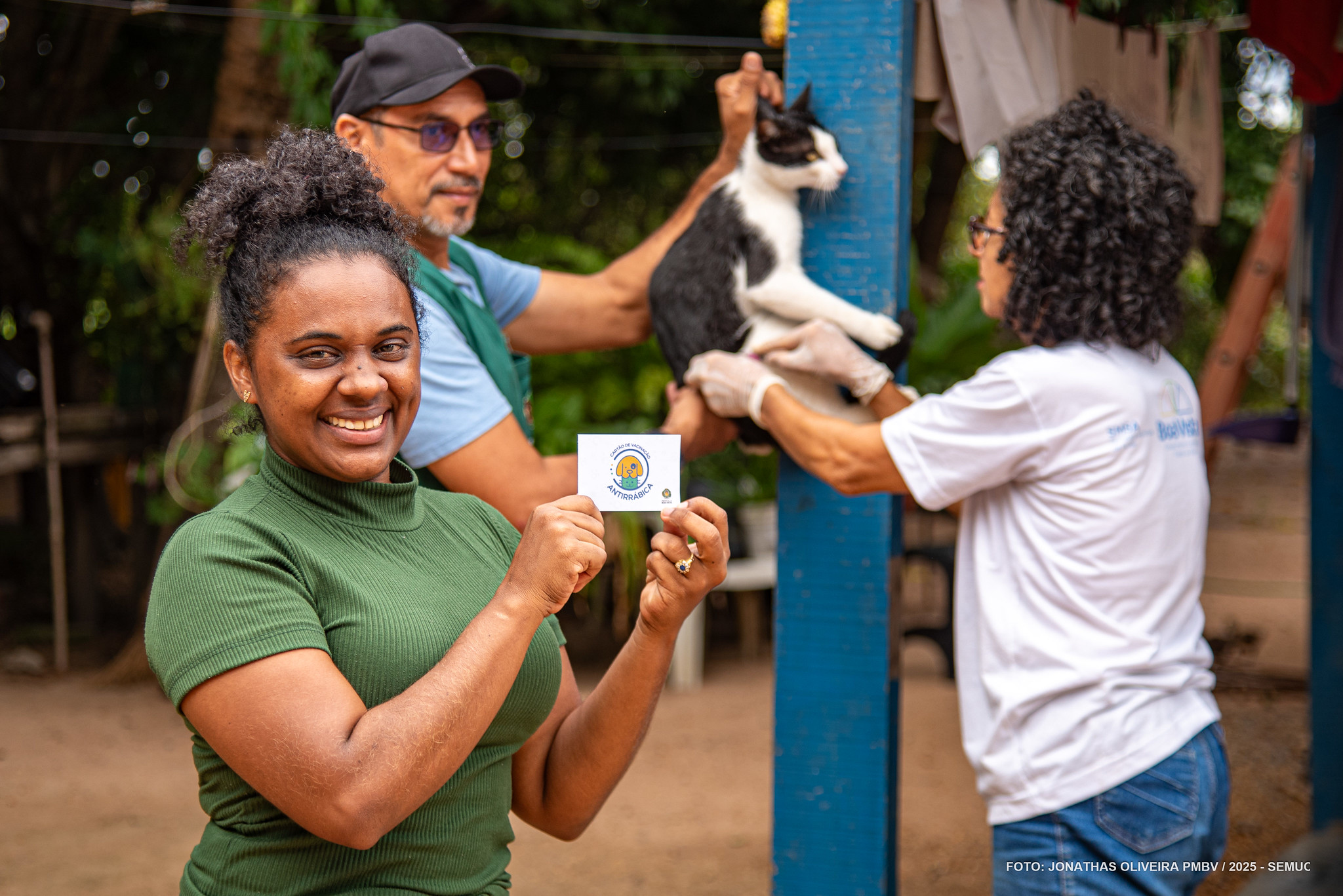1762552255 419 Campanha itinerante imuniza caes e gatos na zona rural