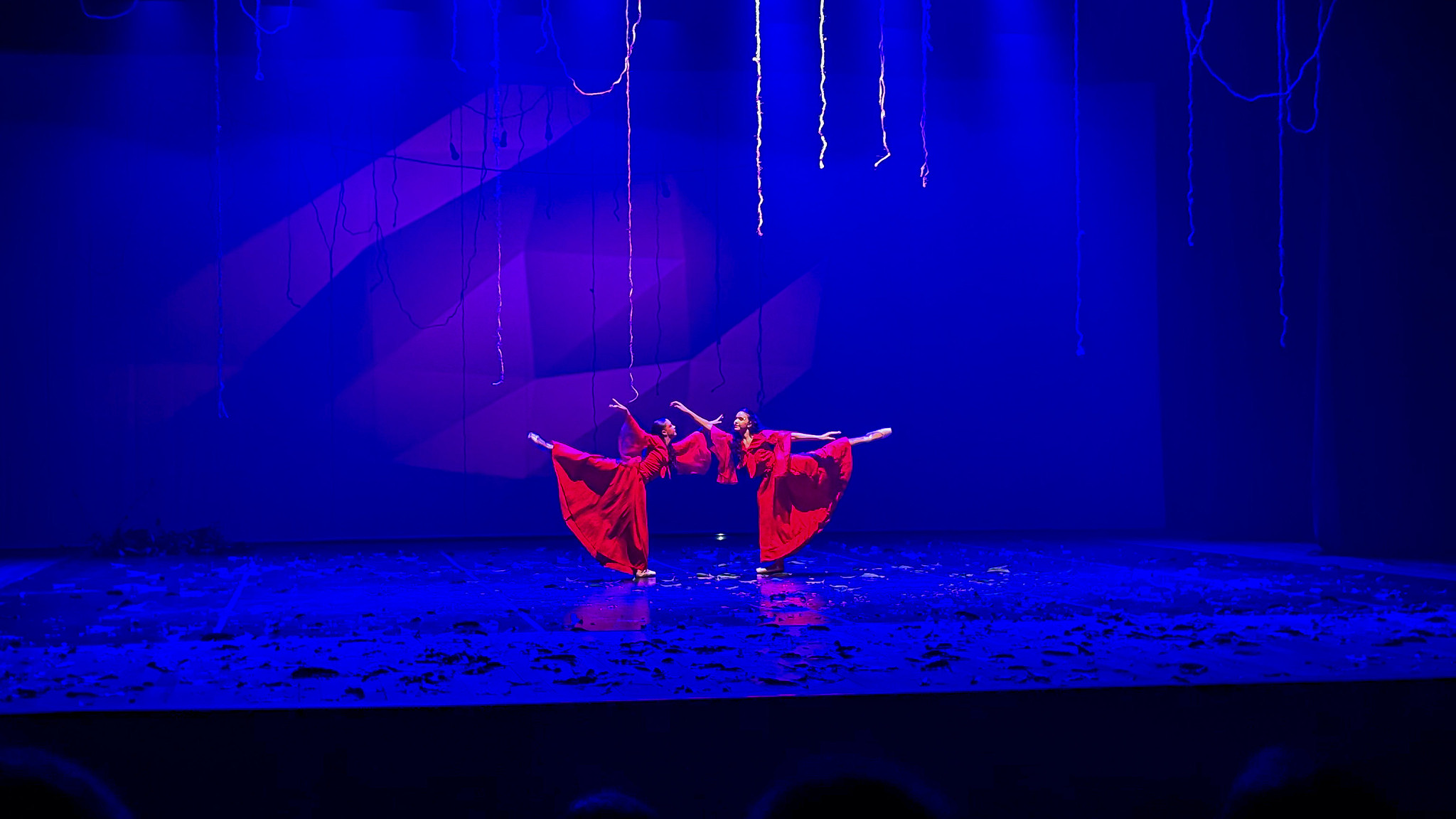 1763265078 166 Abatan Danca que une corpo terra e lendas