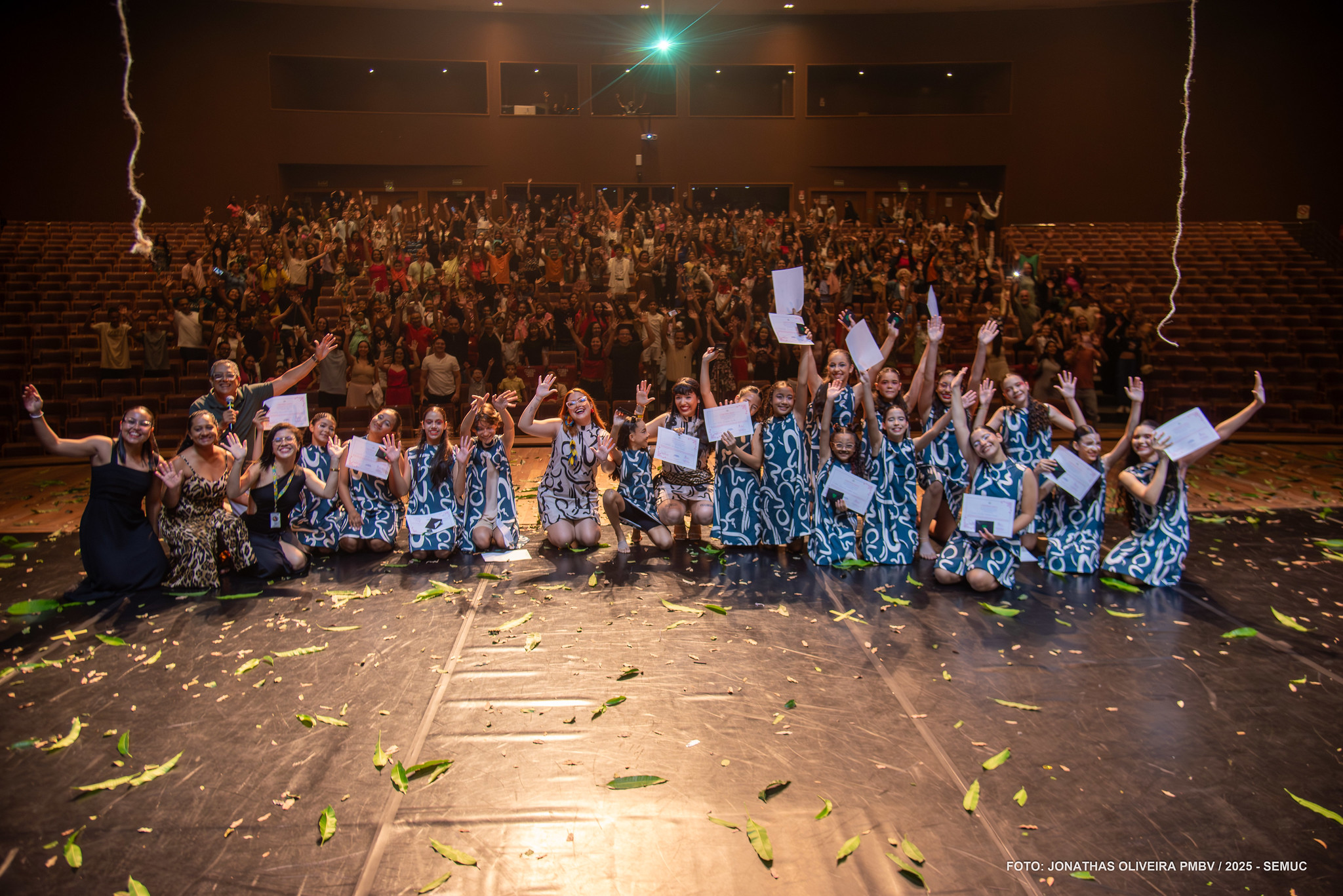 1763265078 35 Abatan Danca que une corpo terra e lendas