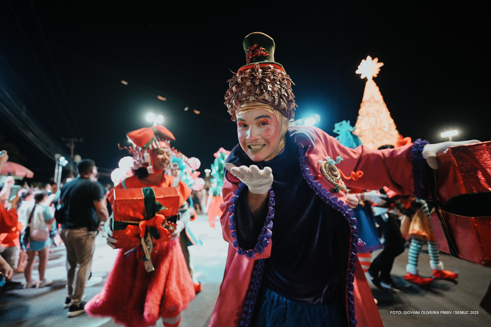 1763414177 352 Vila do Noel ganha pista de patinacao no gelo