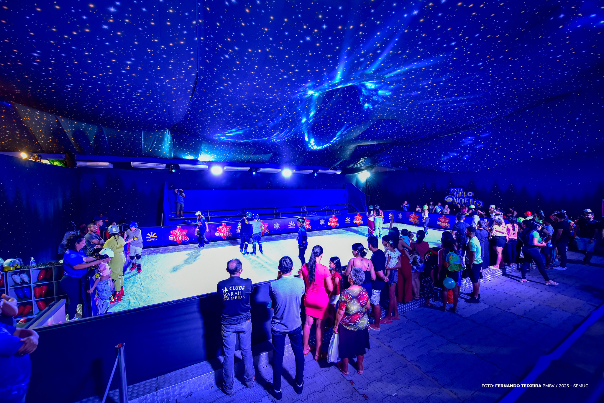 1763414177 355 Vila do Noel ganha pista de patinacao no gelo