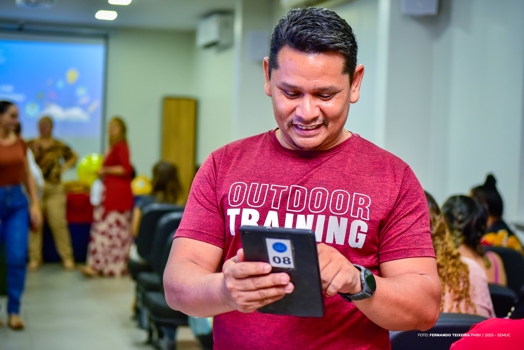1764036602 238 EJA de Boa Vista recebera tablets e Chromebooks em 2026