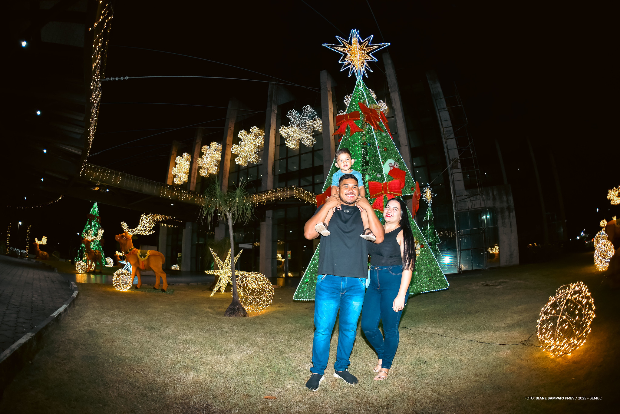 1764446597 416 Boa Vista vira um grandioso espetaculo natalino a ceu aberto