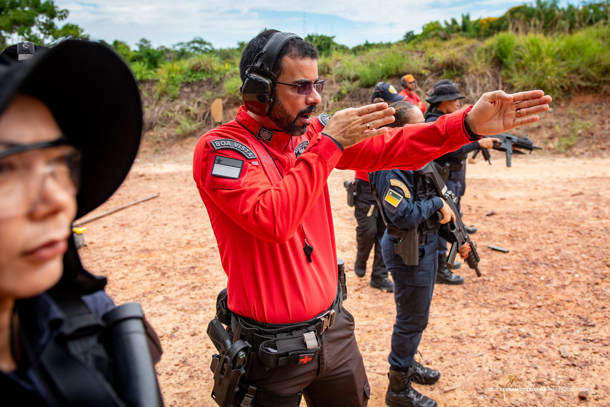 1764591240 291 GCM forma 43 agentes de Boa Vista para armas longas
