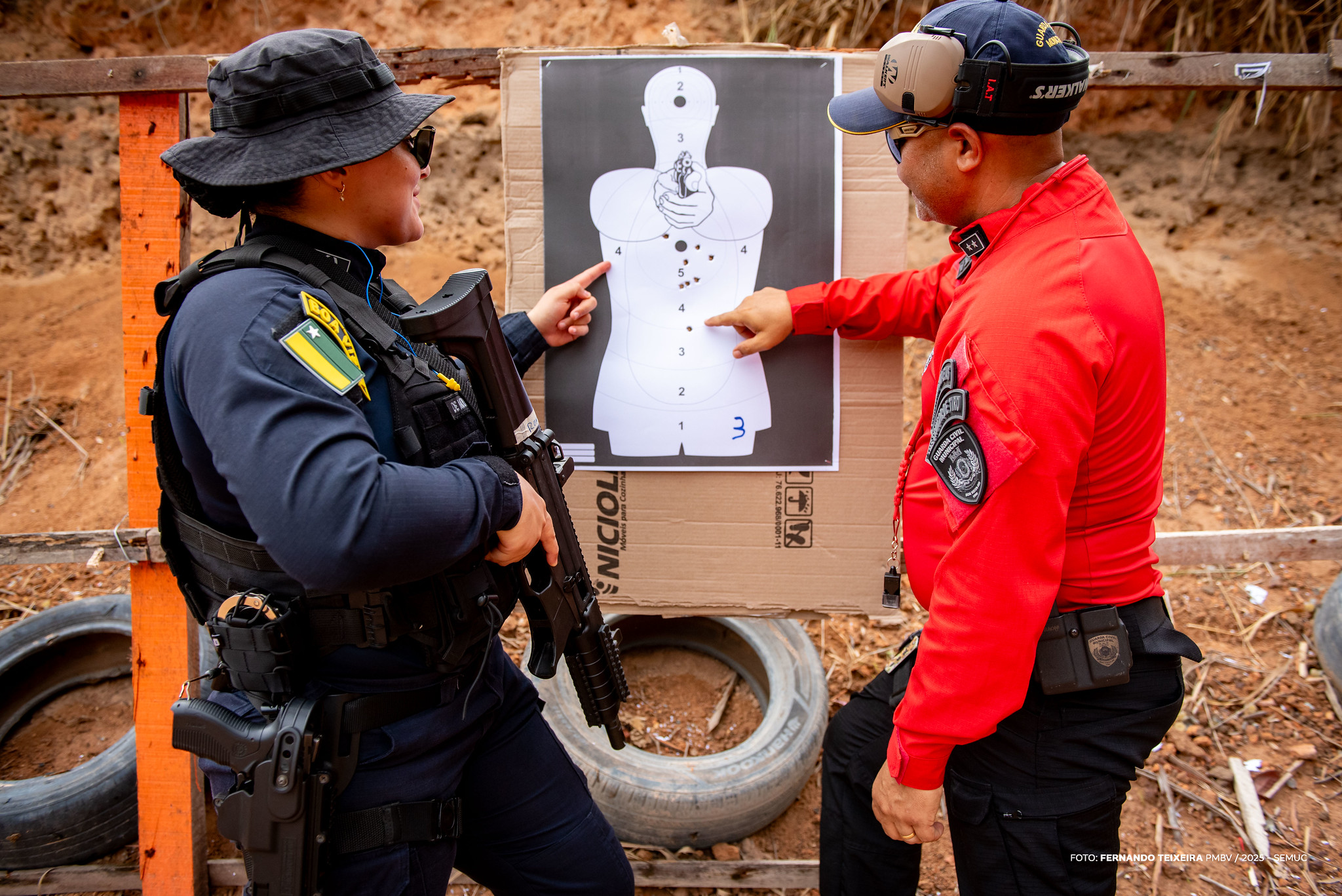 1764591240 426 GCM forma 43 agentes de Boa Vista para armas longas