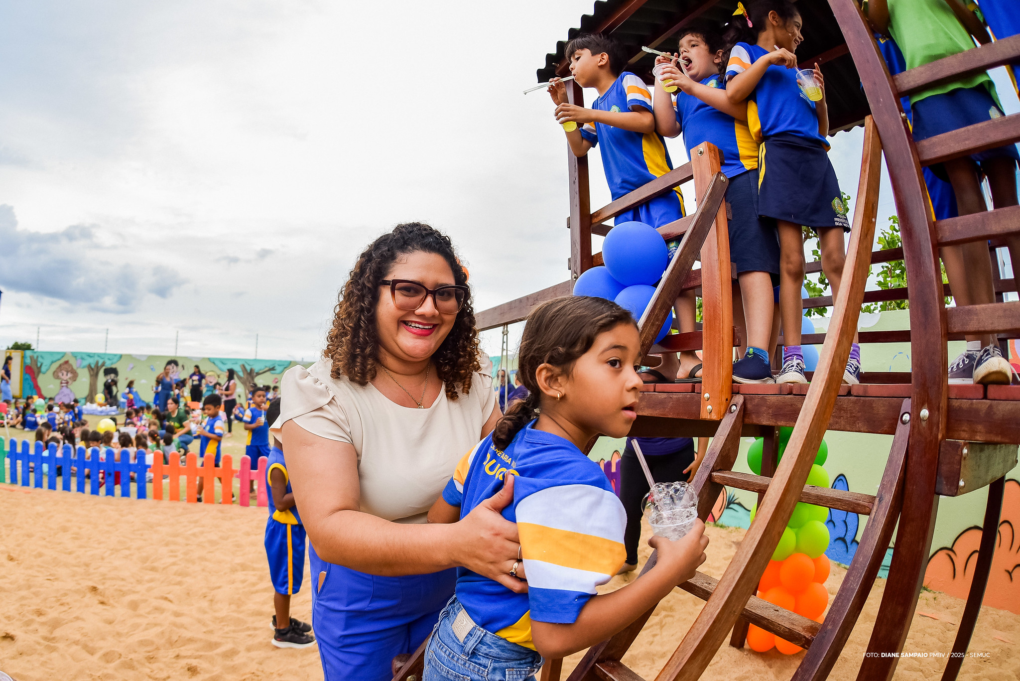 1764750286 285 Novo parquinho beneficia criancas da Escola Emilia Rios