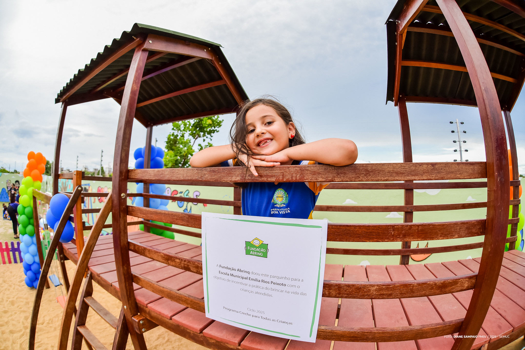 1764750286 695 Novo parquinho beneficia criancas da Escola Emilia Rios