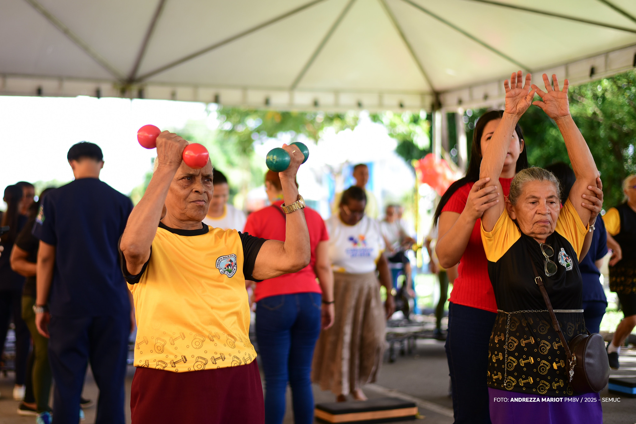 Ação comunitária em academia alerta sobre ISTs e solidariedade 2 1765603849 606 Acao comunitaria em academia alerta sobre ISTs e solidariedade