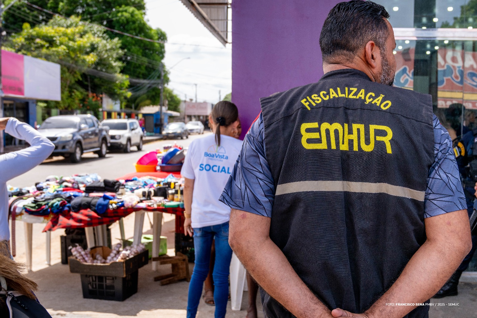 GCM intensifica patrulhamento e orienta ambulantes na zona Oeste