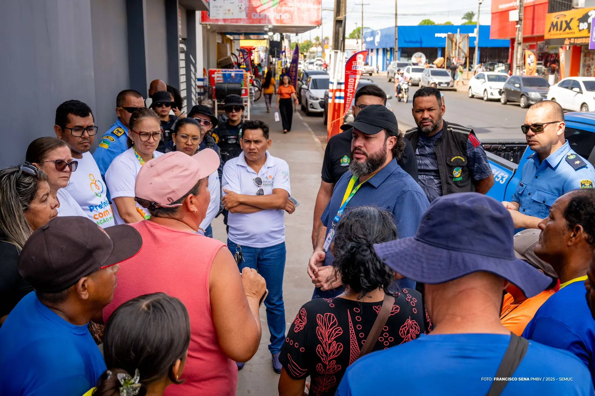 GCM intensifica patrulhamento e orienta ambulantes na zona Oeste