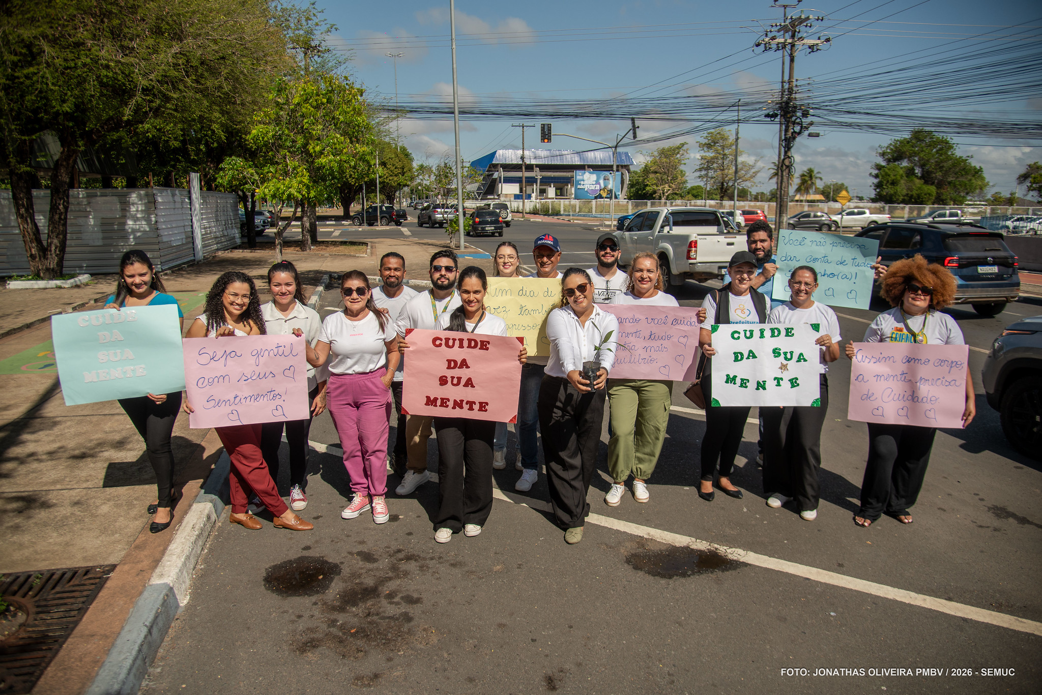 1769845336 814 Gentileza e rosas marcam acao do Janeiro Branco