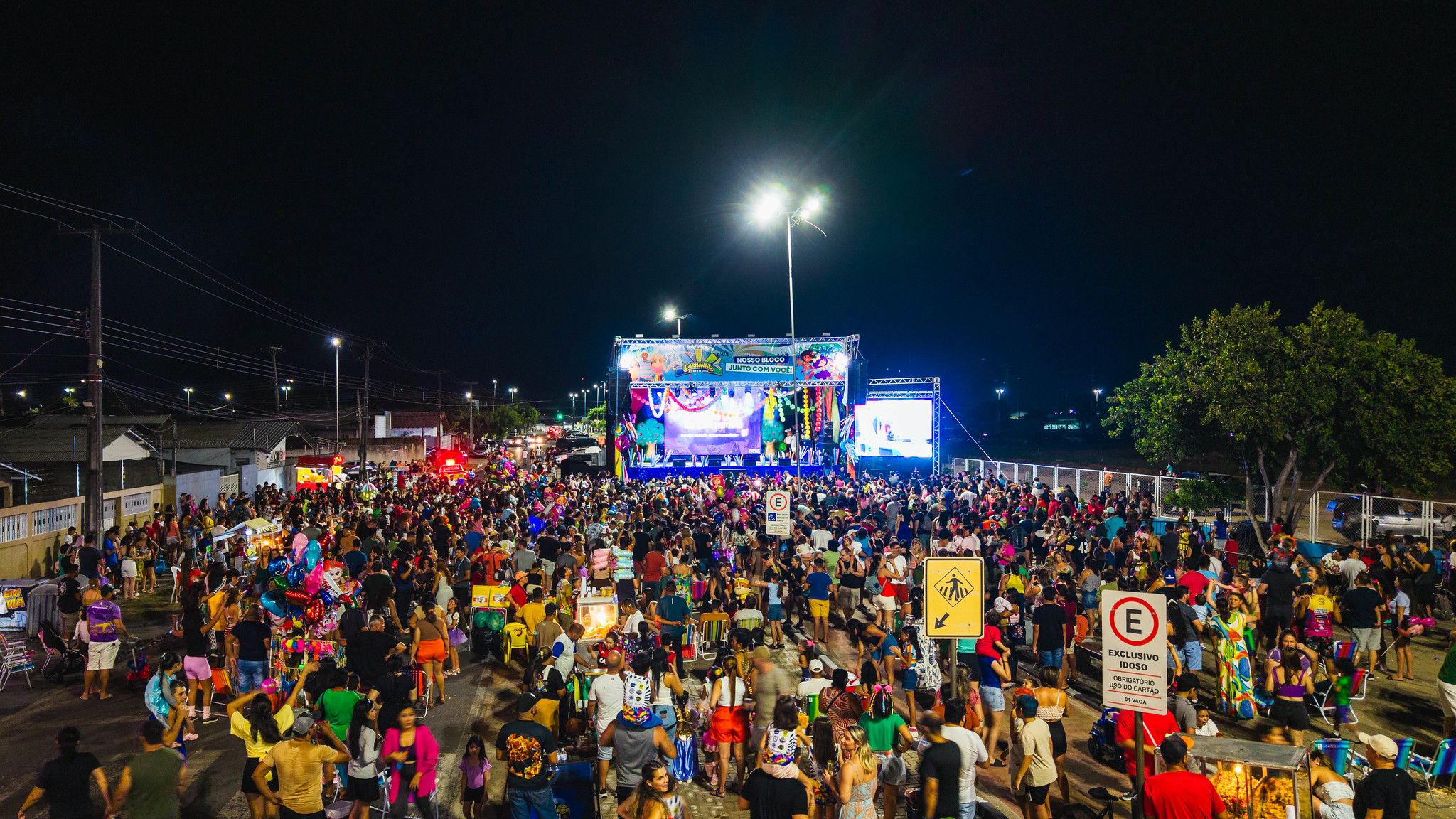 1771221642 277 Carnaval 2026 Bloco comunitario reune familias em festa