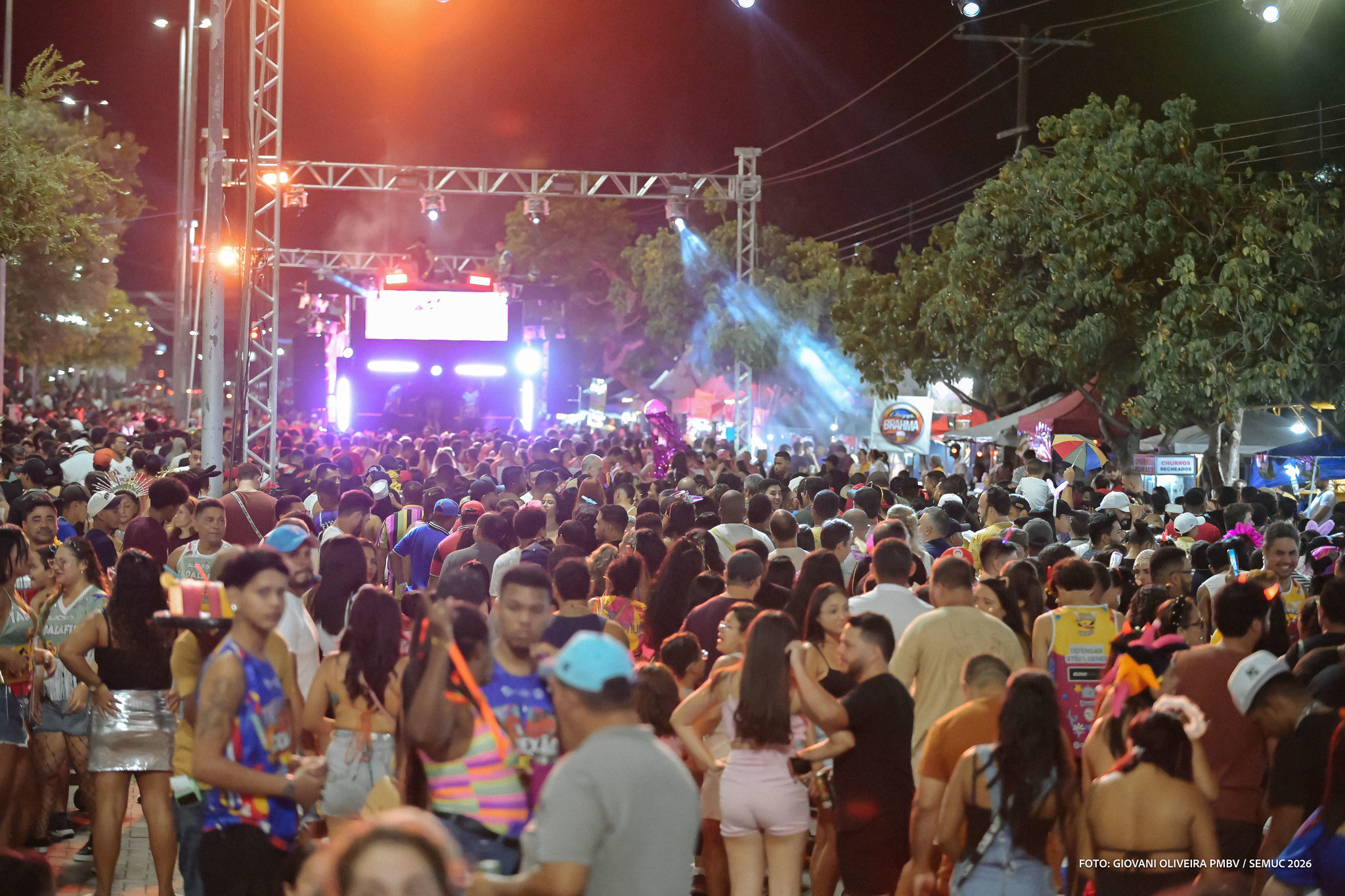 1771424833 295 Terra Samba e blocos encerram Carnaval 2026 na Paracat