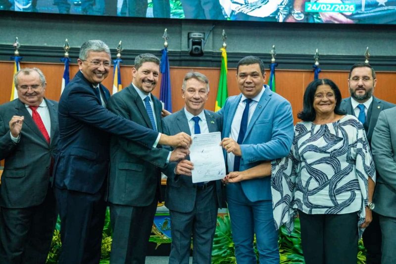 Governador reafirma compromisso com a responsabilidade fiscal e a cooperação entre os Poderes 1 Abertura dos trabalhos do Legislativo 2026 Ederson Brito 4