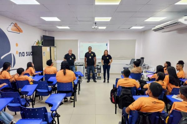 Polícia Civil promove ações preventivas para combater o consumo de drogas 2 Policia Civil inicia acoes preventivas para o combate ao uso de drogas 5