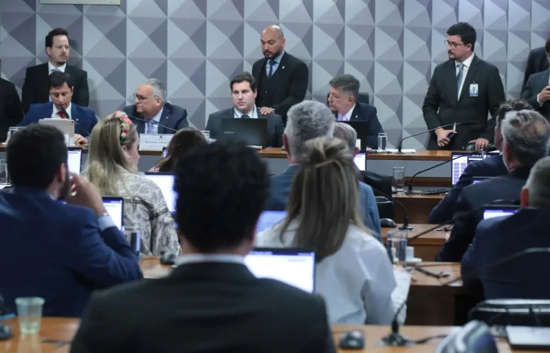 Semana no Congresso inicia com incertezas no plenário e destaque das comissões 1 wvV8KGPJp5k1yD4bKHwF6Fgj.webp