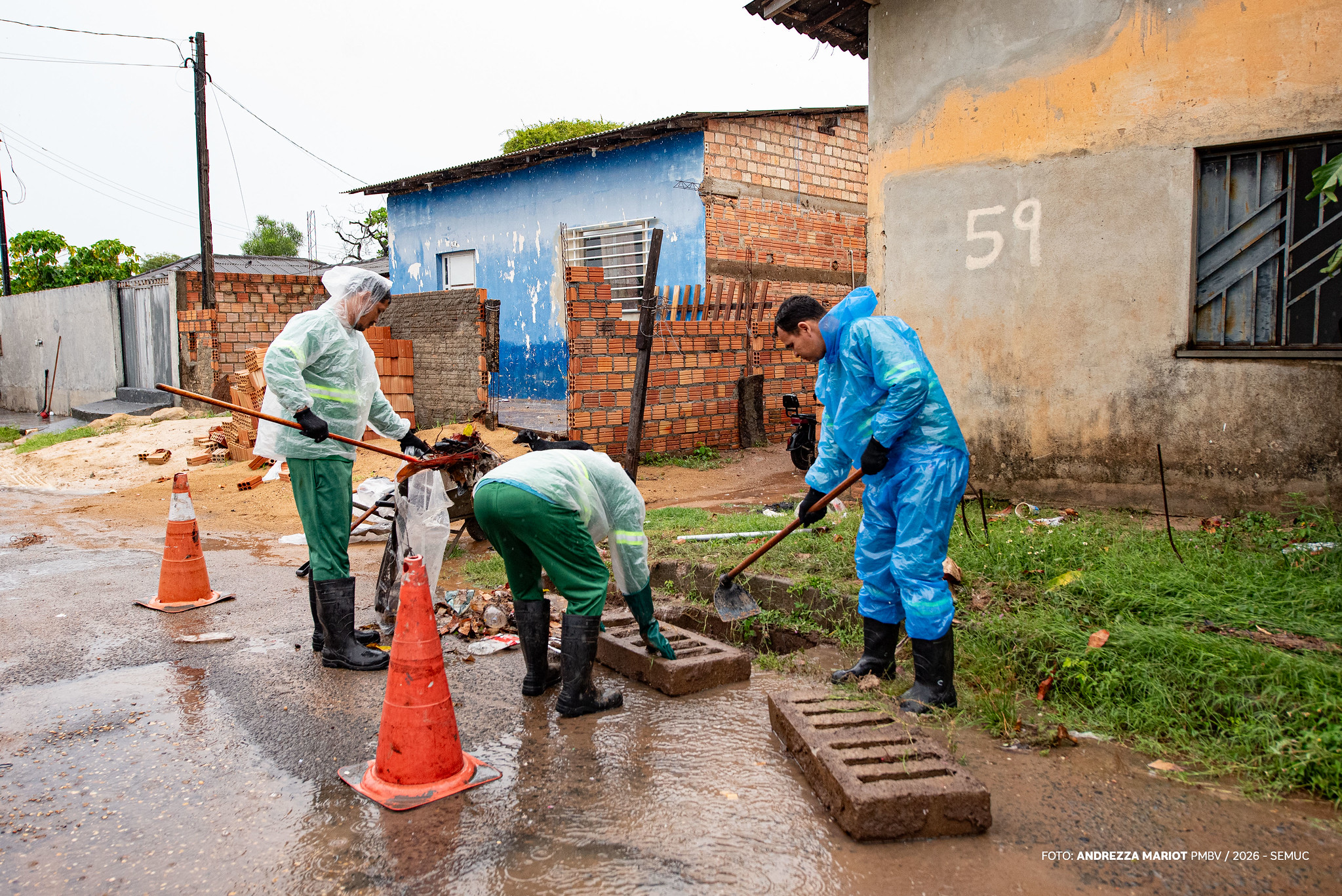 1776902295 525 Chuvas fortes em Boa Vista prefeitura intensifica limpeza de bueiros