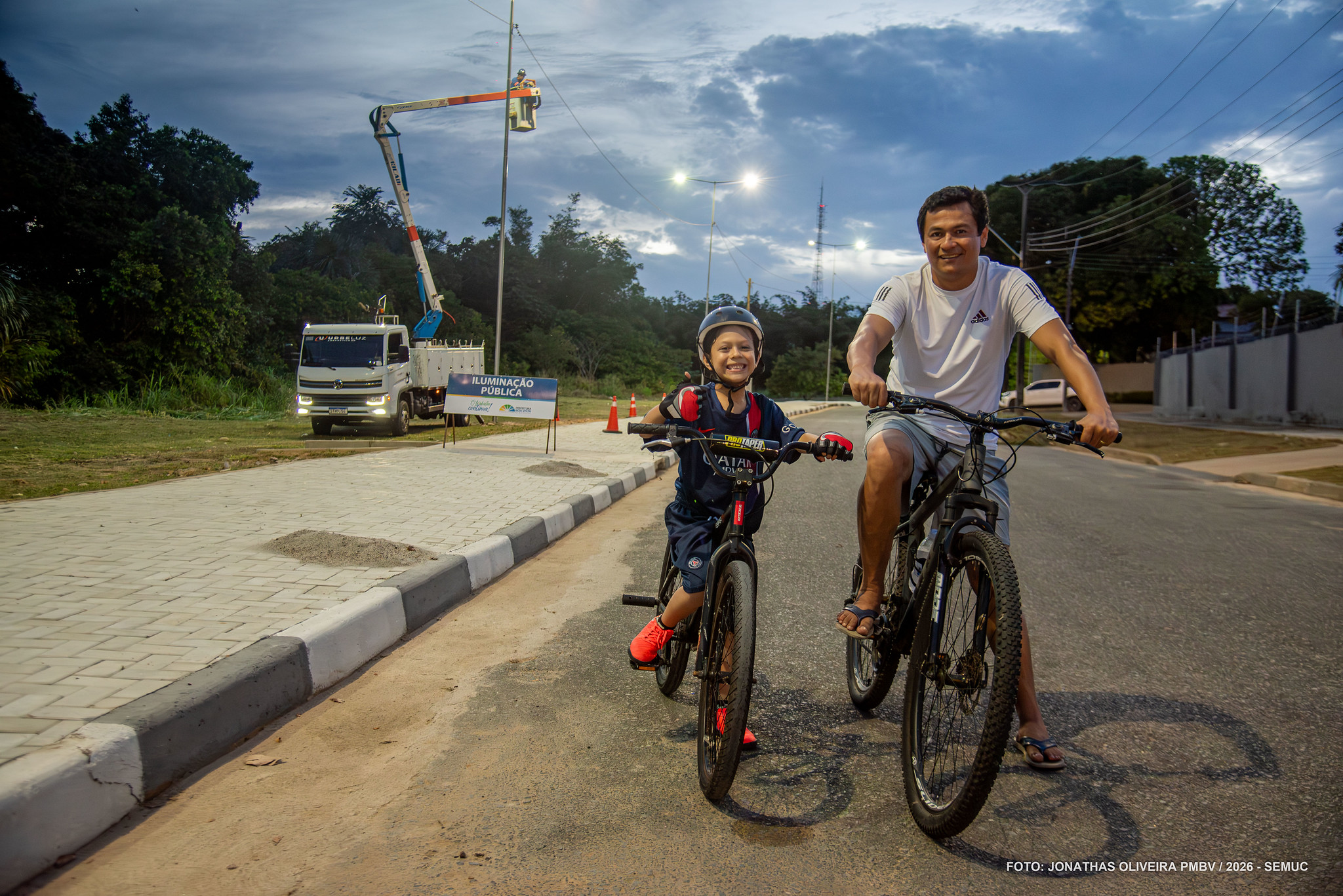 1777119192 970 Praca do Mirandinha recebe urbanizacao iluminacao LED e estacionamento