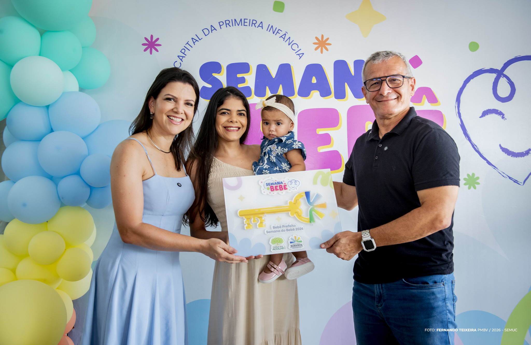1790256526 828 Familia Que Acolhe faz 13 anos Bebe Prefeita recebe chave