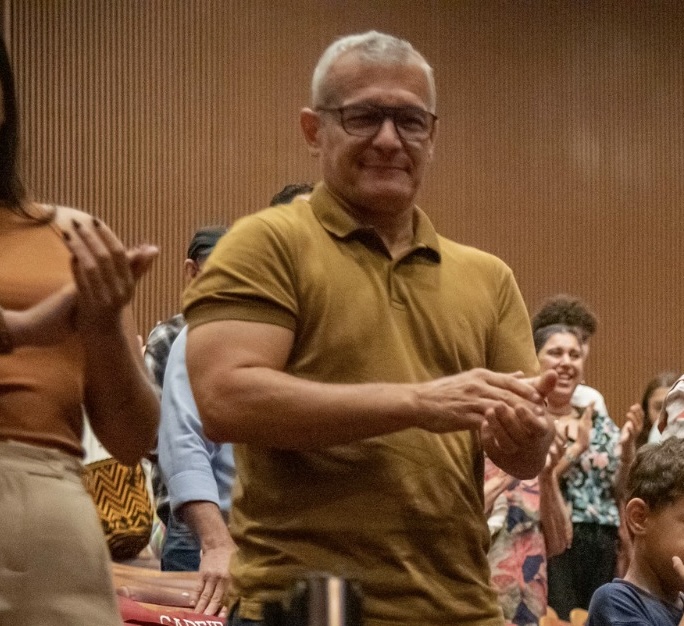 Criancas e familias prestigiam Bichos Dancantes no Mormaco 2026