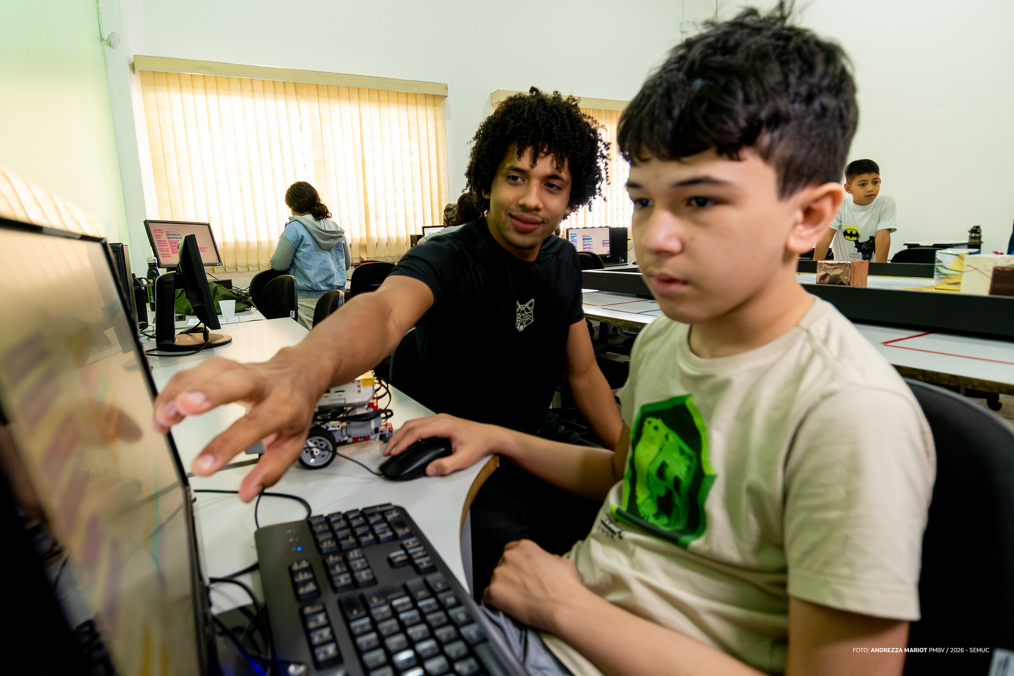1791500434 76 Alunos do CMI se preparam para torneio de robotica
