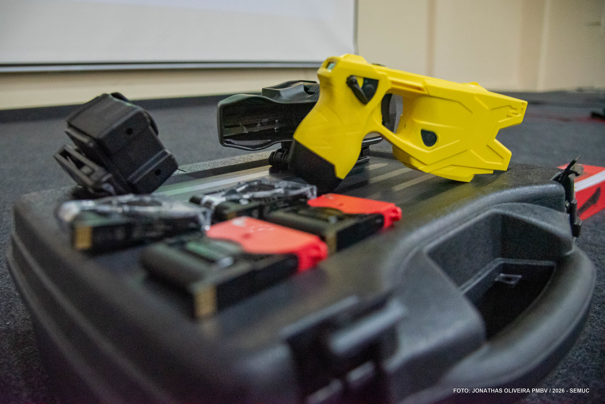 1791601732 696 Guardas de Boa Vista treinam para uso da Taser X2