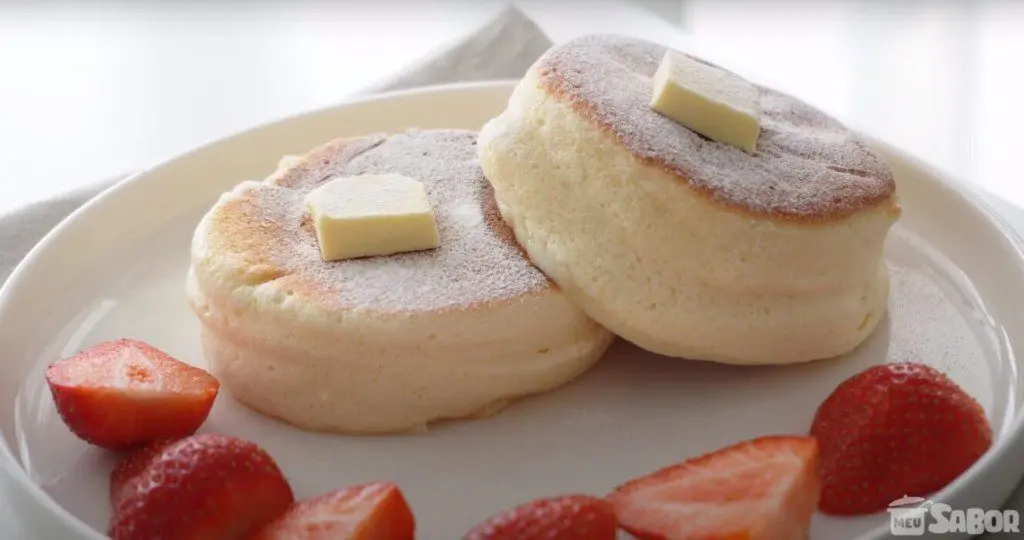 Panquecas aeradas com frutas para deixar seu café da manhã mais leve e saboroso! 1 1c1d96b3f6527ded89bb2c9f1d9dded7