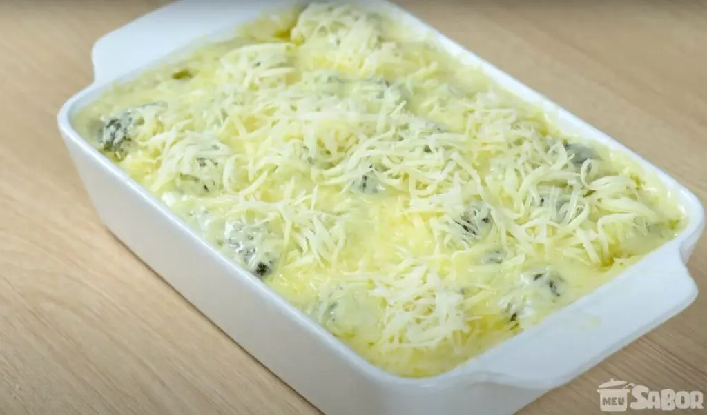 Faça hoje mesmo esse fantástico escondidinho de frango com brócolis, te garanto que não vai se arrepender! 1 ee170779133a59f1980024861bf21b29