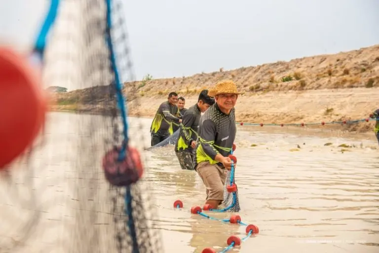 51c0b0d13aa6bae3c370b4d1d8092aee