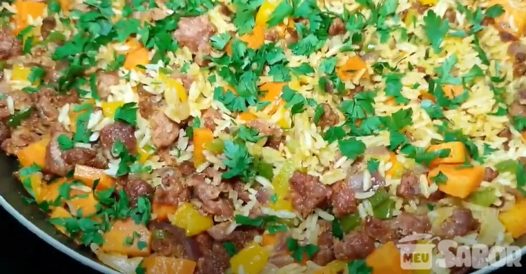 Comidinha da fazenda! Arroz com linguiça cheirinho maravilhoso e o sabor sensacional! 1 ee4f43a652f465d67c20a2ec299fbc2f