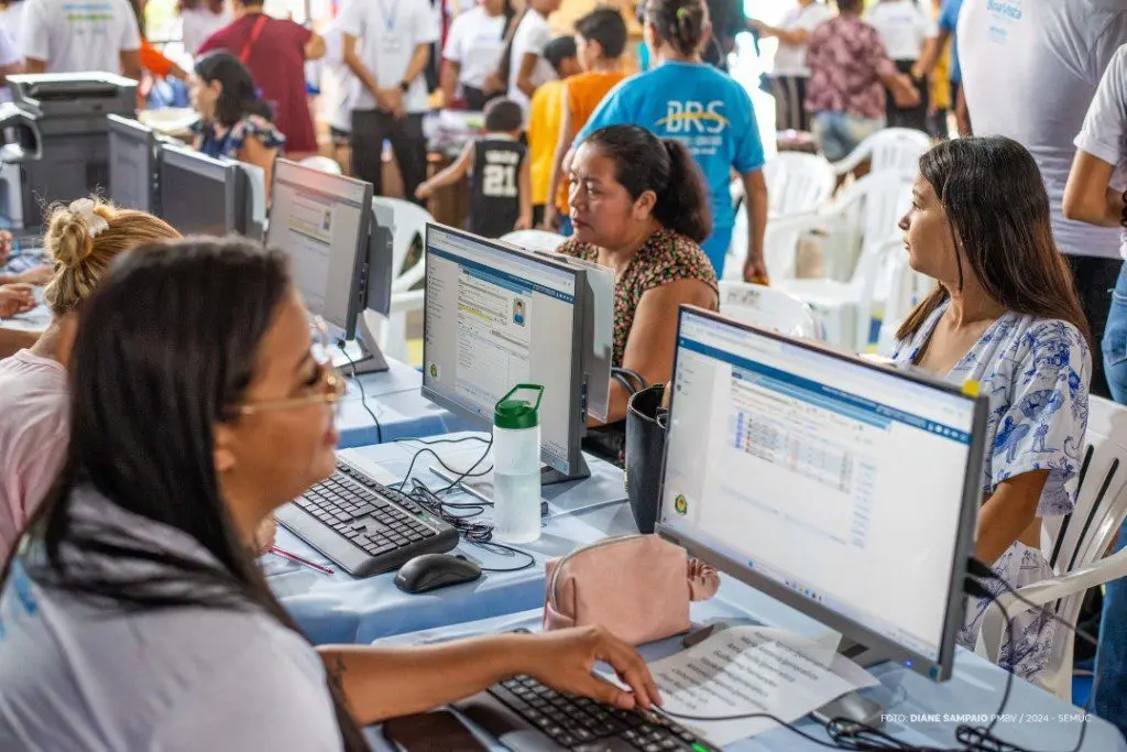 PREFEITURA COM VOCÊ - Com a oferta de diversos serviços, ação segue até às 16h deste sábado, 27, no bairro Equatorial 1 85be0b47858e96aaa07c62dd77bf8cf6