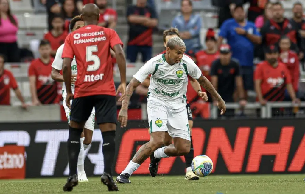 Athletico-PR domina e vence Cuiabá com placar elástico na abertura do Brasileirão 1 bb016d6e5ce96e10a4264774a4c8640a