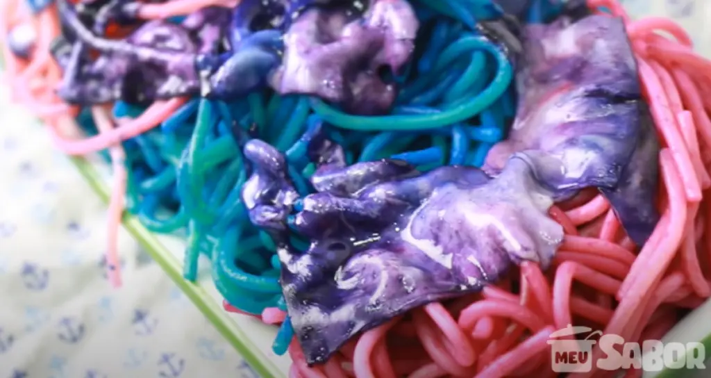 Macarrão colorido com Queijo Intergaláctico – Kids 1 c24ff5587e17a2d1cda579da4d0a71bb