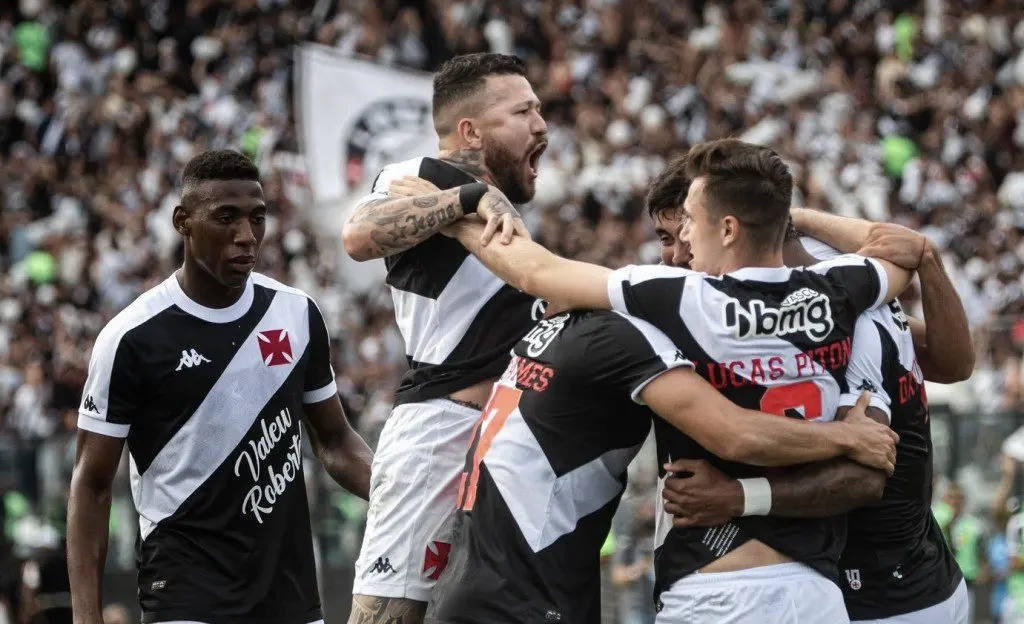 Vasco vence o Grêmio na estreia do Brasileirão 1 d798d9e0cf54dc2a0831a68464378ab7