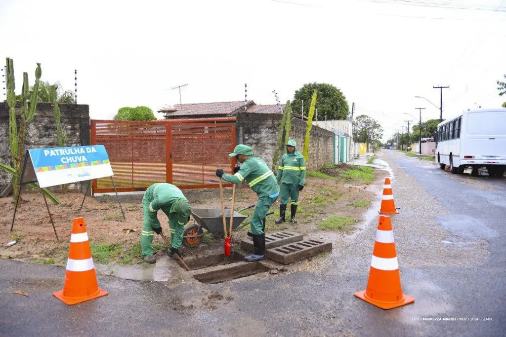 Equipes da prefeitura reforçam serviços de limpeza para garantir eficiência do sistema de drenagem em Boa Vista 1 e176890318c8c6fb6ac03f93863399b3