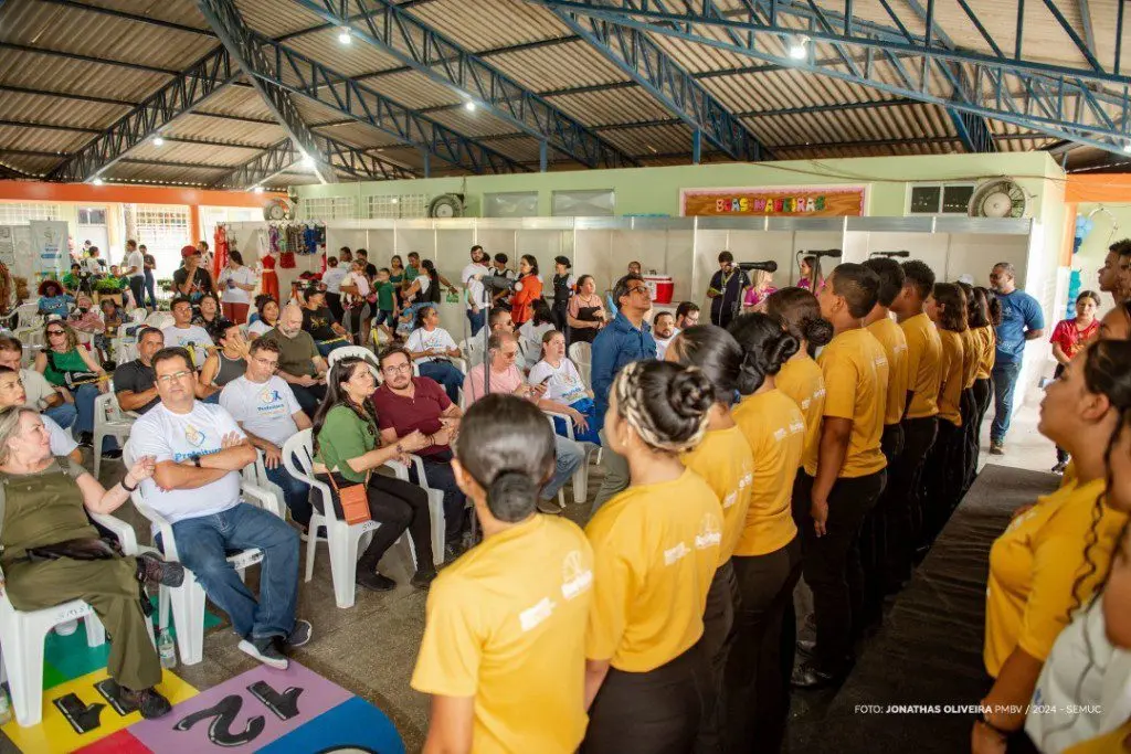 Ação "Prefeitura Com Você" faz mais de 4 mil atendimentos no bairro Equatorial 1 ec01f5d858618ae9b418f0be45c29df0