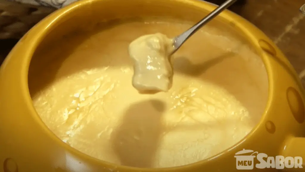 Fondue de Muçarela 1 0b984298474335132032a23061fbfbf4
