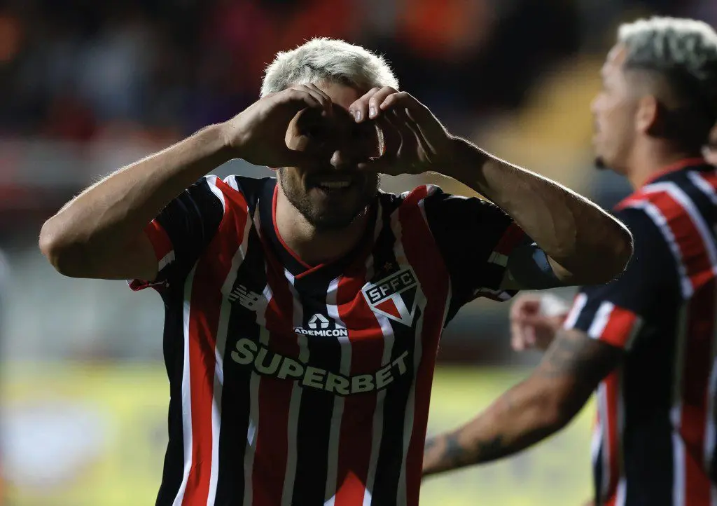 São Paulo vira o jogo e garante classificação para as oitavas da Libertadores 1 13c7dc8193807762046373ecc6e1705d