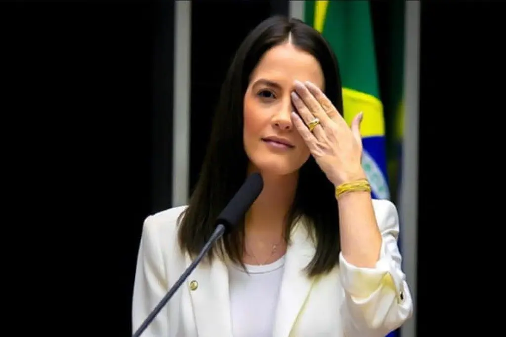 Morre a Deputada Federal Amália Barros (PL), após complicações pós-cirúrgicas 1 3b0272e0e9c58f3ccaf78cefa8aa94ba