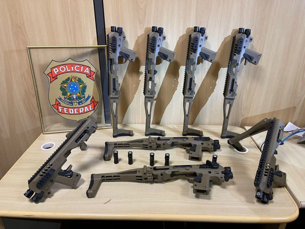 FICCO/RJ prende homem por tráfico internacional de armas, em Bangu 1 10bdc1010e4cde20bd37d9068d3c8129