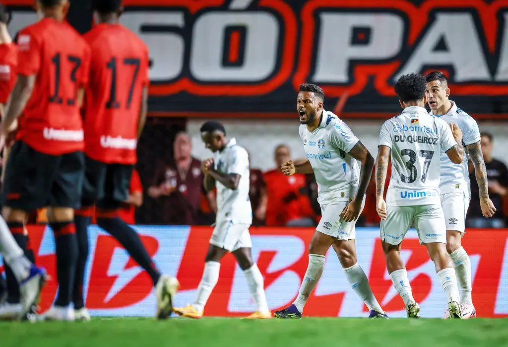 Grêmio empata com Atlético-GO e chega ao sétimo jogo sem vitória no Brasileirão 1 2bdad239c8113be3a048b47505804fe0