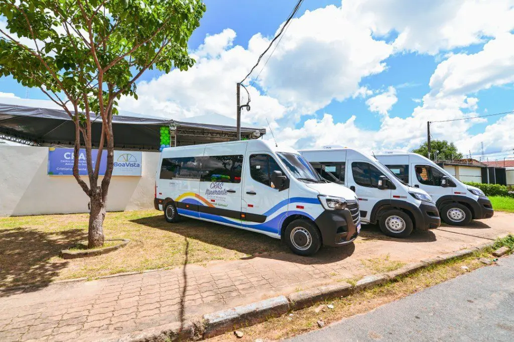 Arthur Henrique entrega três vans para os serviços de assistência social de Boa Vista 1 76f5e4091706f314ca9f4015f54477c2